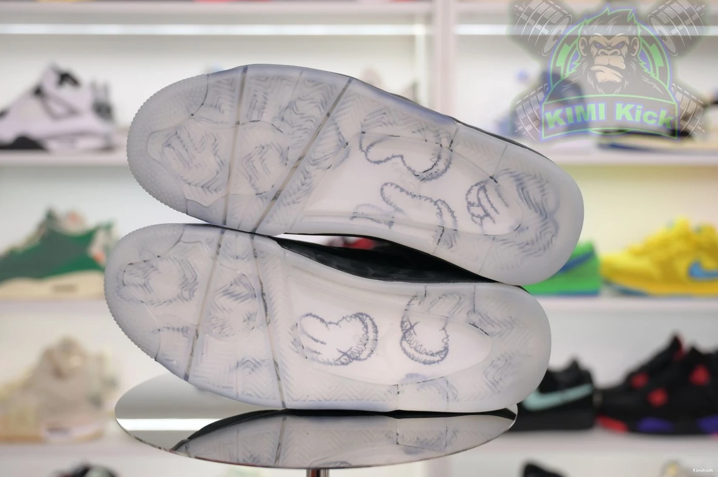 Air Jordan black StreetReady Kimikick kaws 4 1905 Jordan 0528